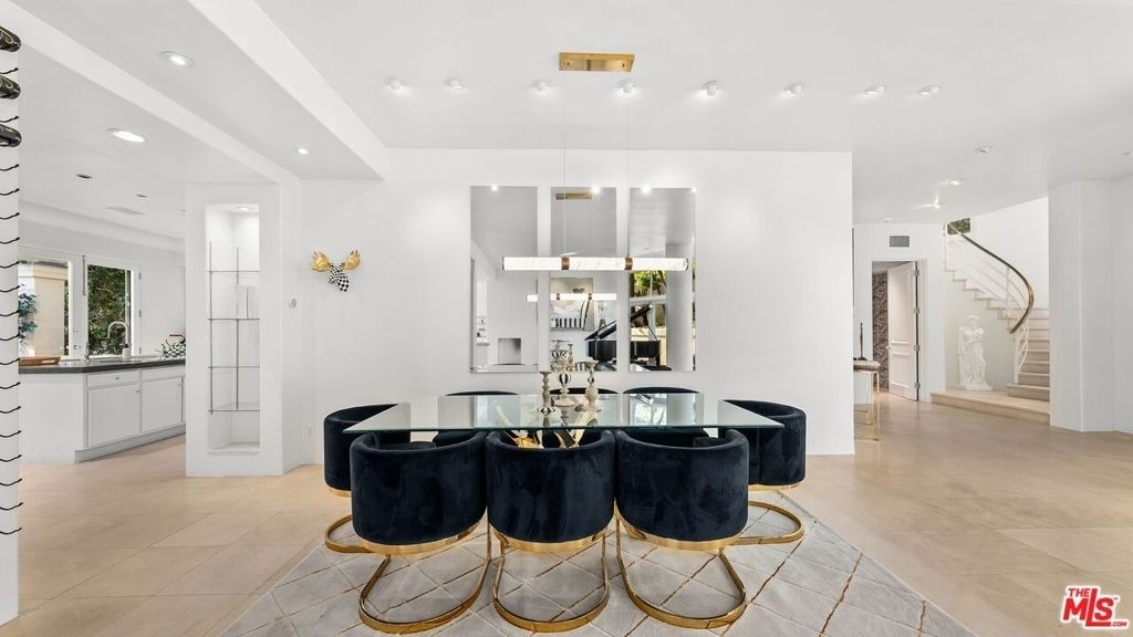 1368 Doheny Place - Photo 2