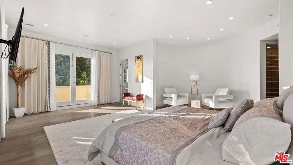 1368 Doheny Place - Photo 26