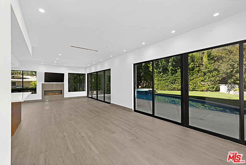 11200 Dona Lola Drive - Photo 4
