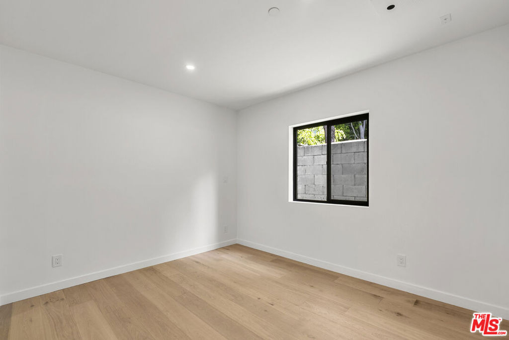822 N Orange Grove Avenue - Photo 16