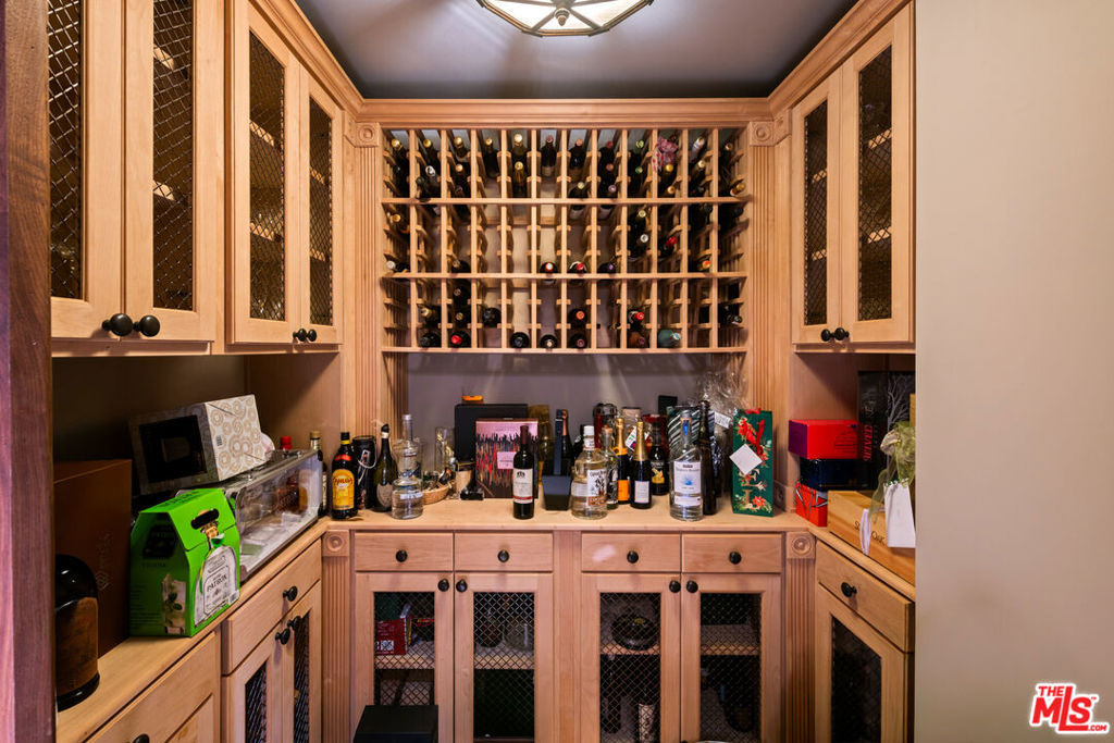 964 Palisades Beach Road - Photo 38
