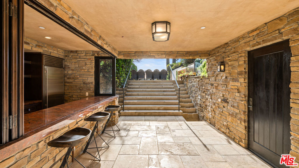 964 Palisades Beach Road - Photo 45