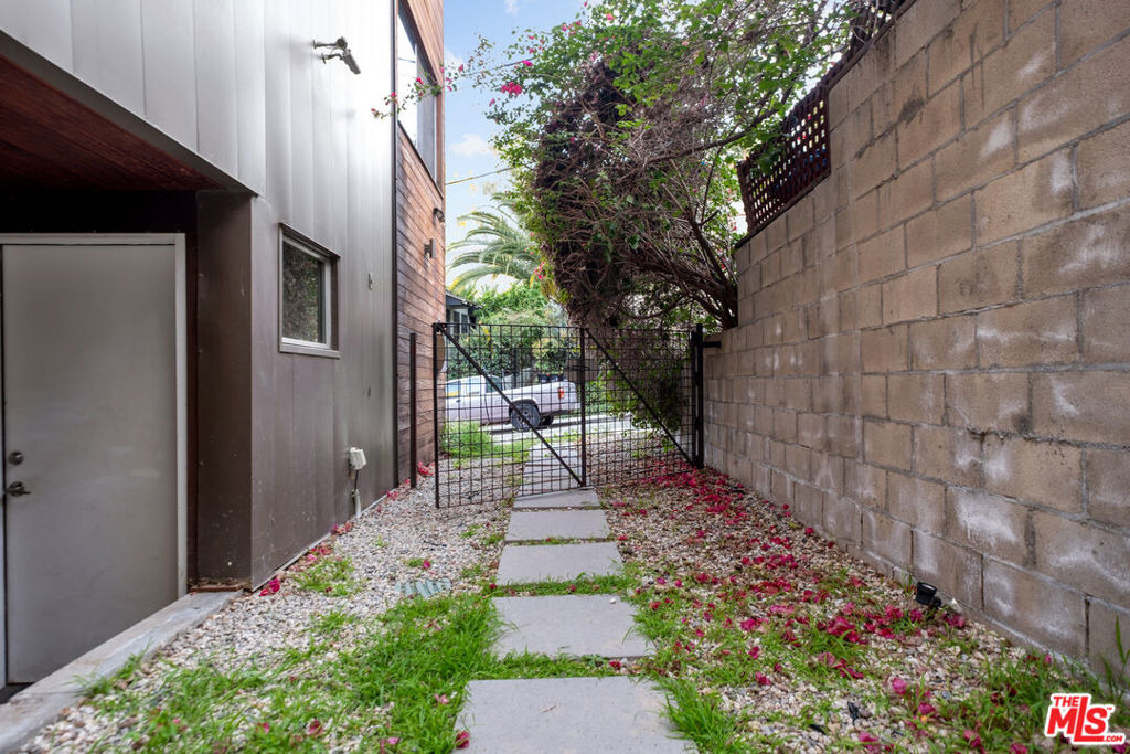 6127 Glen Tower Street - Photo 3