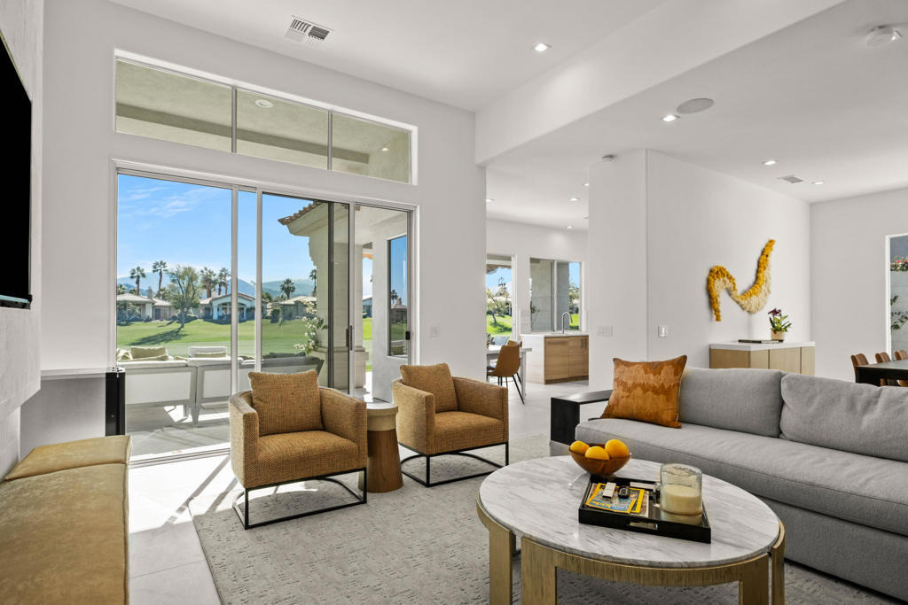 407 Desert Holly Drive - Photo 2