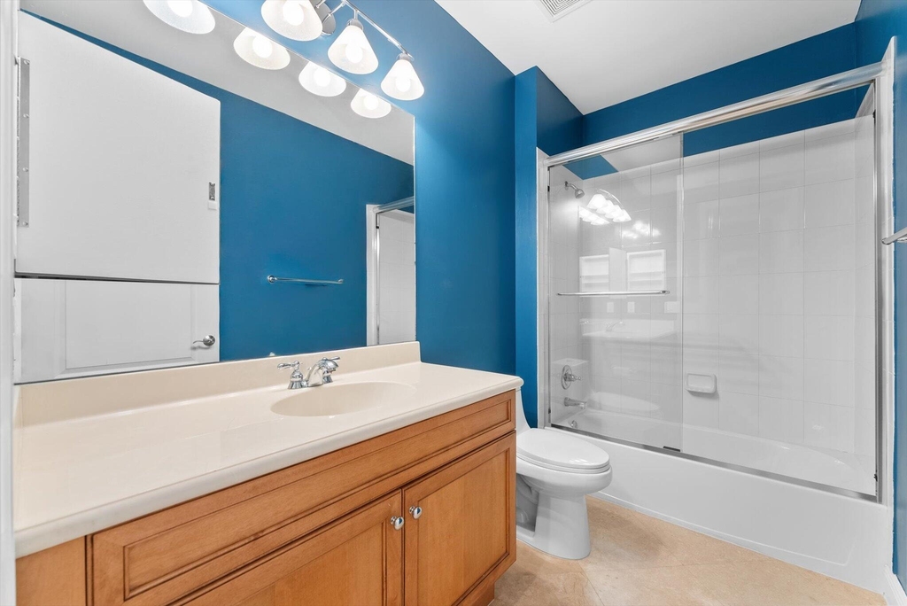 604 Ne Francesca Lane - Photo 37