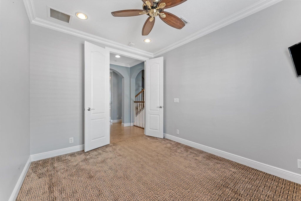 604 Ne Francesca Lane - Photo 30