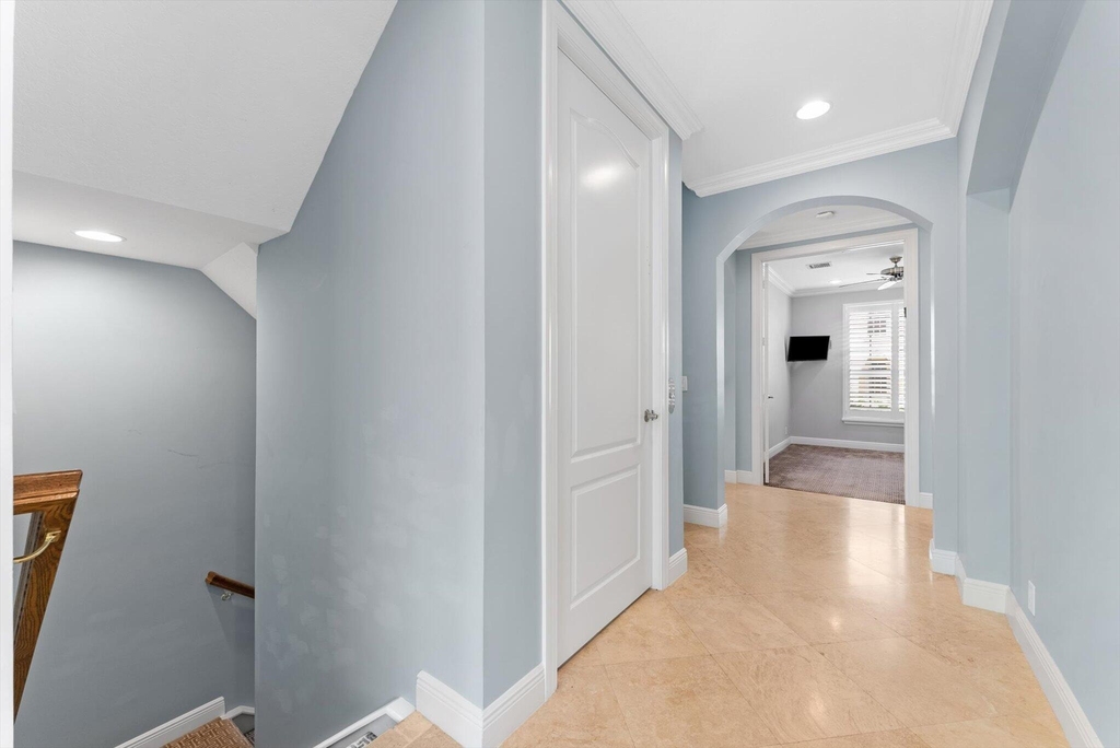 604 Ne Francesca Lane - Photo 32