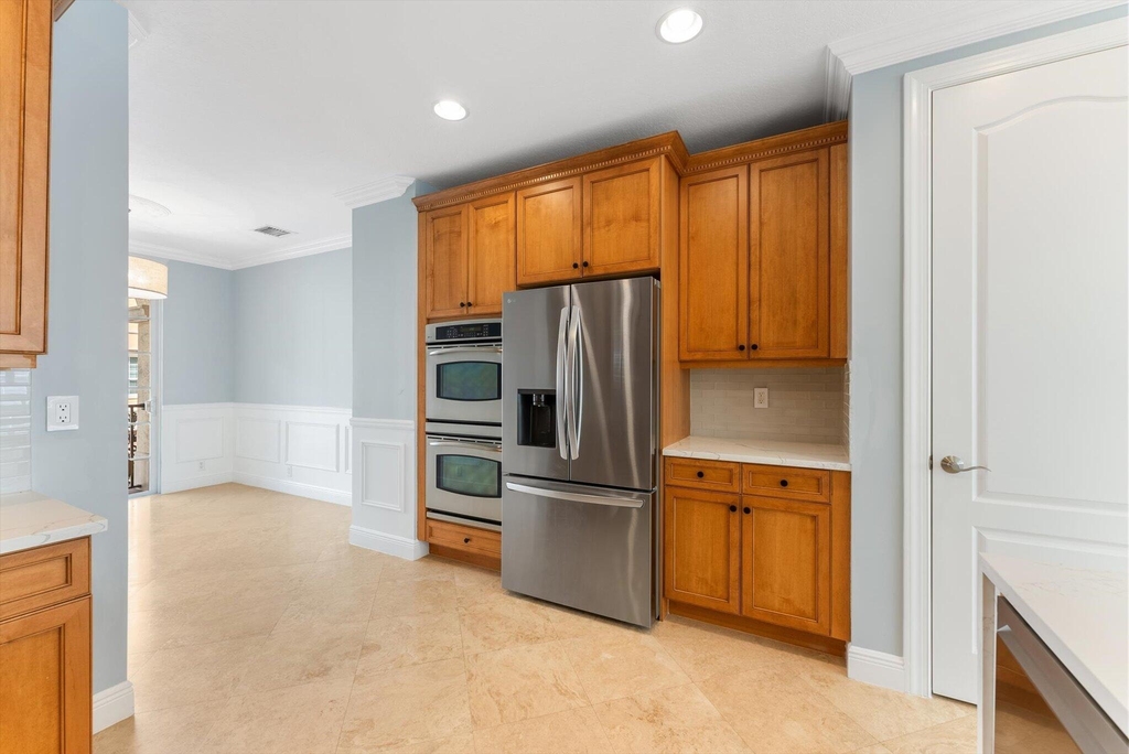 604 Ne Francesca Lane - Photo 6