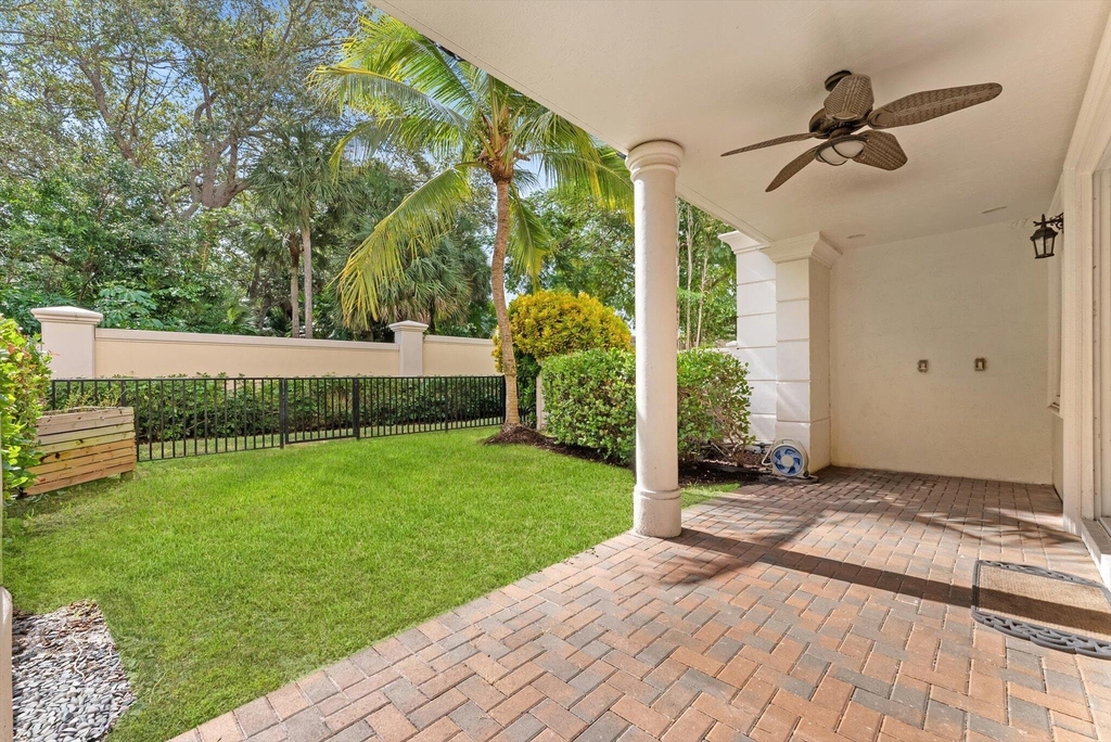604 Ne Francesca Lane - Photo 41