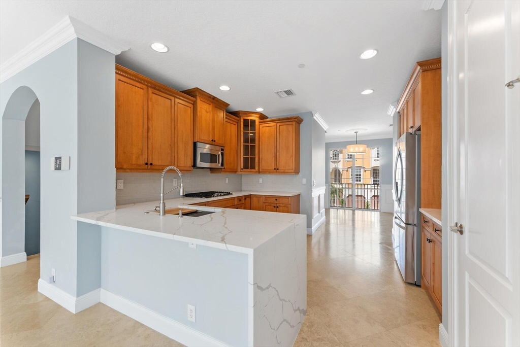 604 Ne Francesca Lane - Photo 4