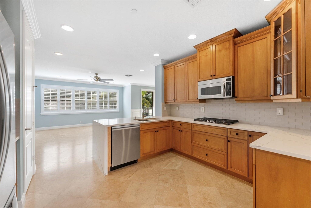 604 Ne Francesca Lane - Photo 5