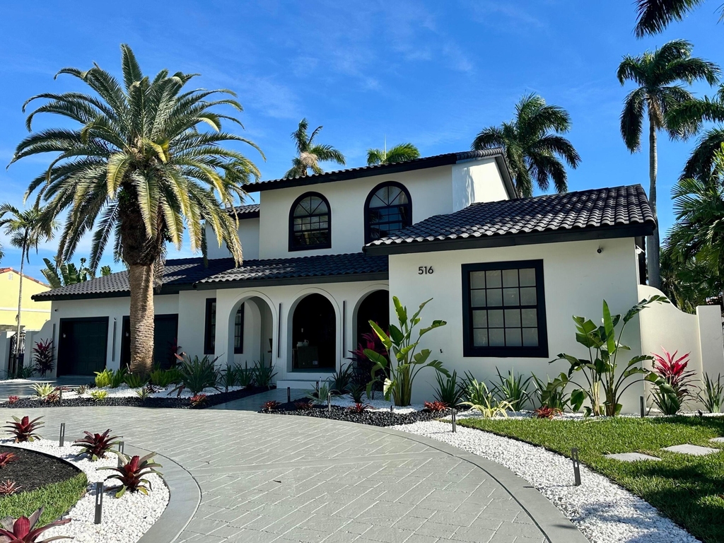 516 Royal Plaza Drive - Photo 0