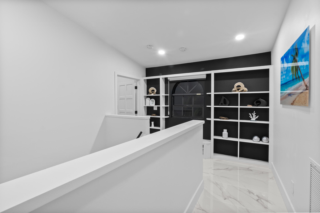 516 Royal Plaza Drive - Photo 13