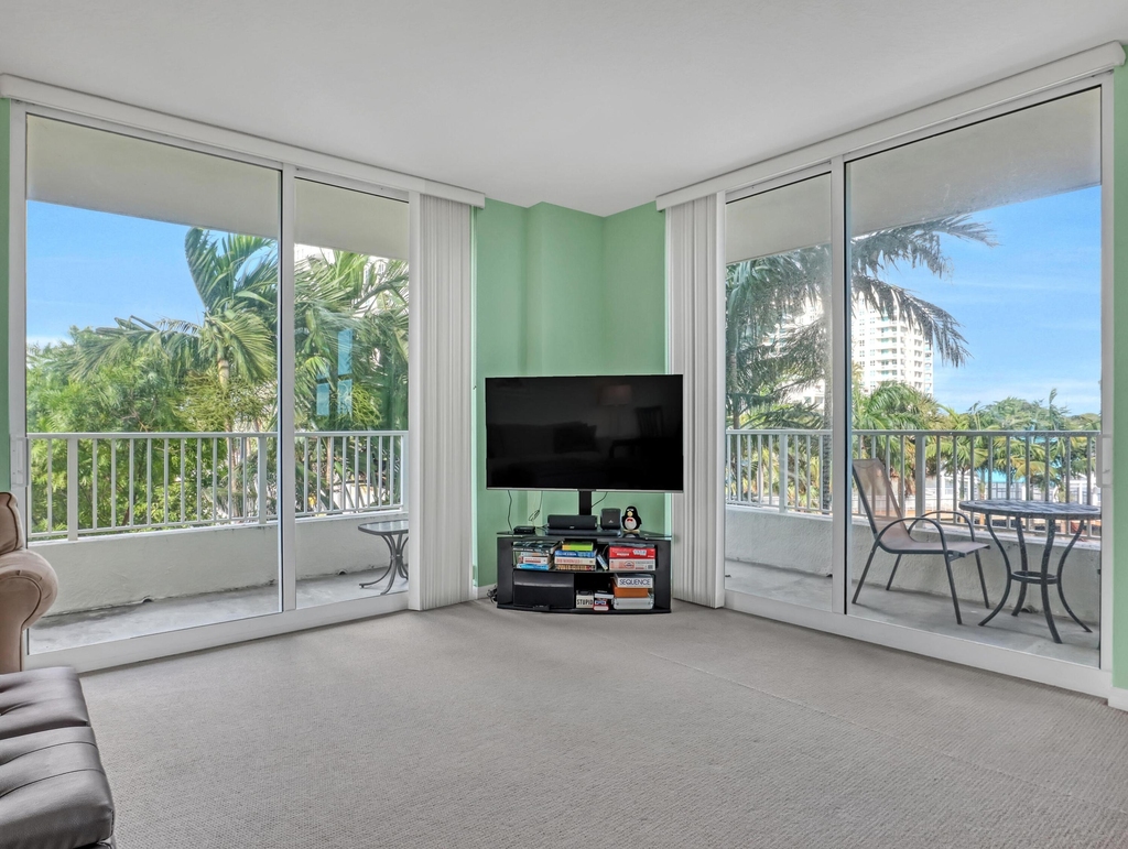 700 E Boynton Beach Boulevard - Photo 13
