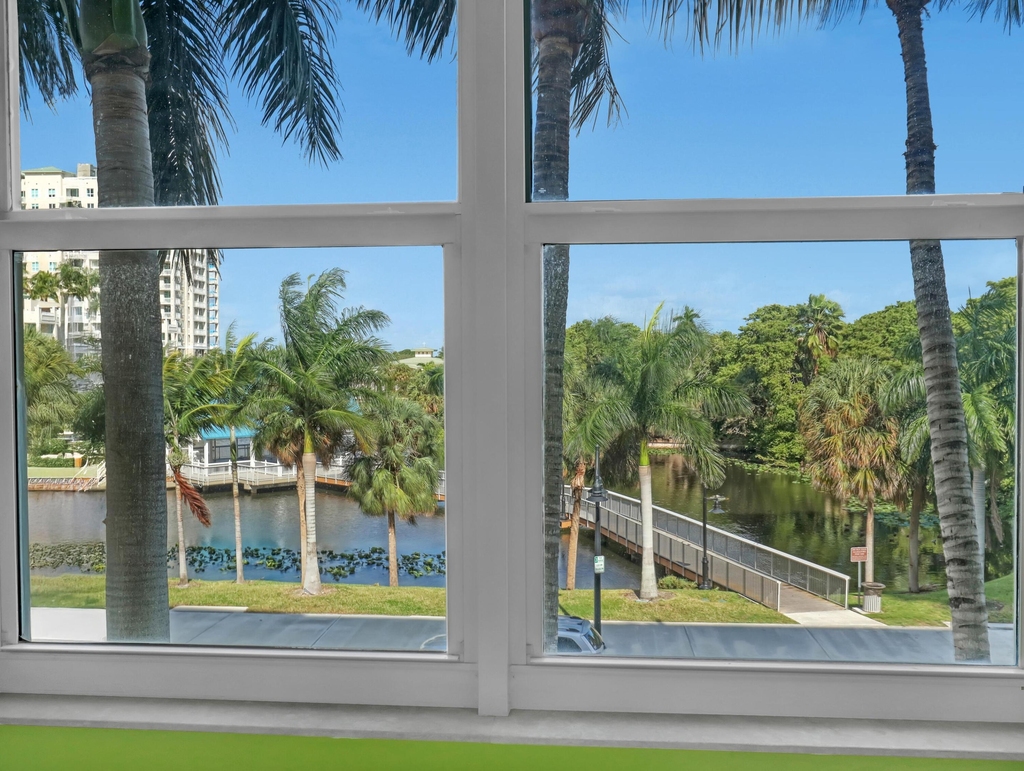 700 E Boynton Beach Boulevard - Photo 6