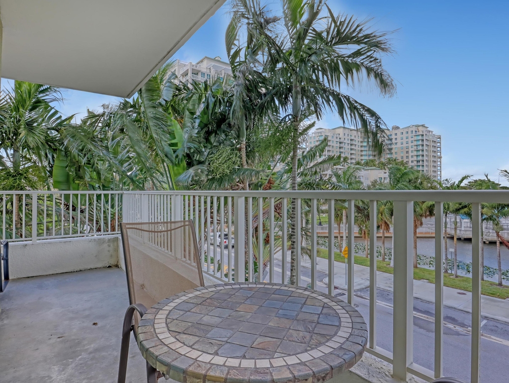 700 E Boynton Beach Boulevard - Photo 3