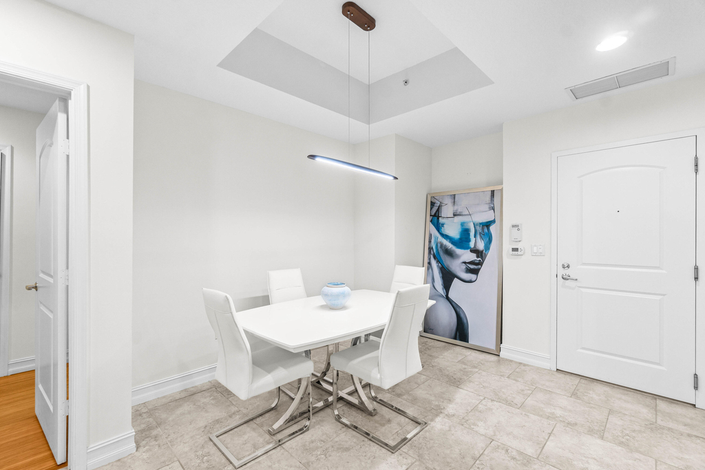 701 S Olive Avenue - Photo 2