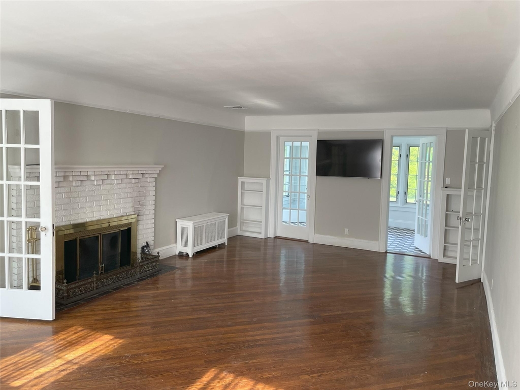 56 Nassau Boulevard - Photo 7