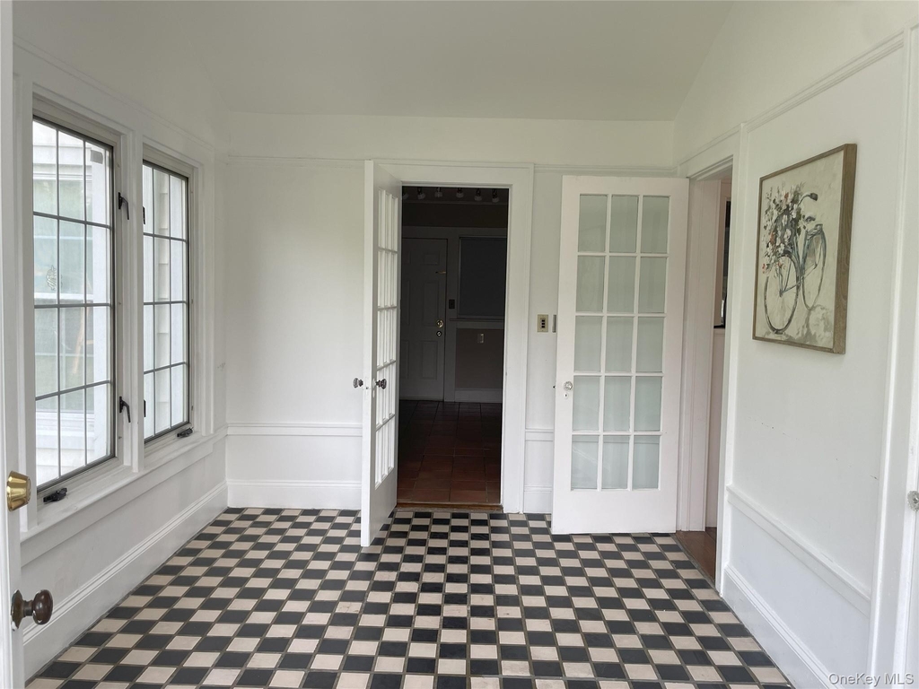 56 Nassau Boulevard - Photo 10
