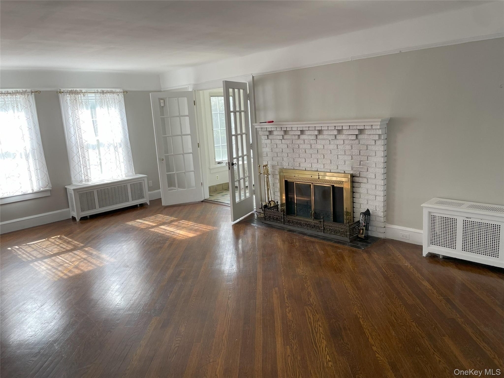 56 Nassau Boulevard - Photo 6