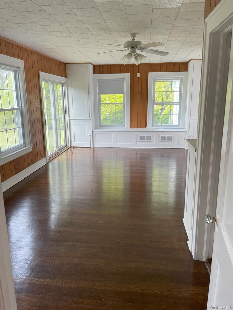 56 Nassau Boulevard - Photo 13
