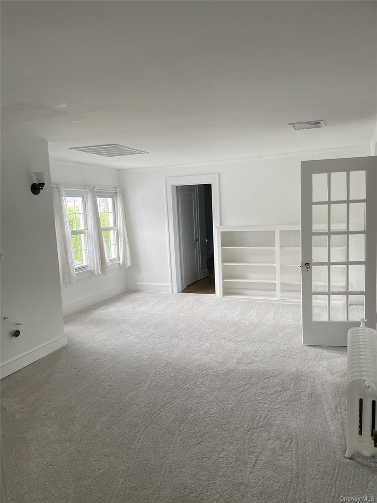 56 Nassau Boulevard - Photo 23