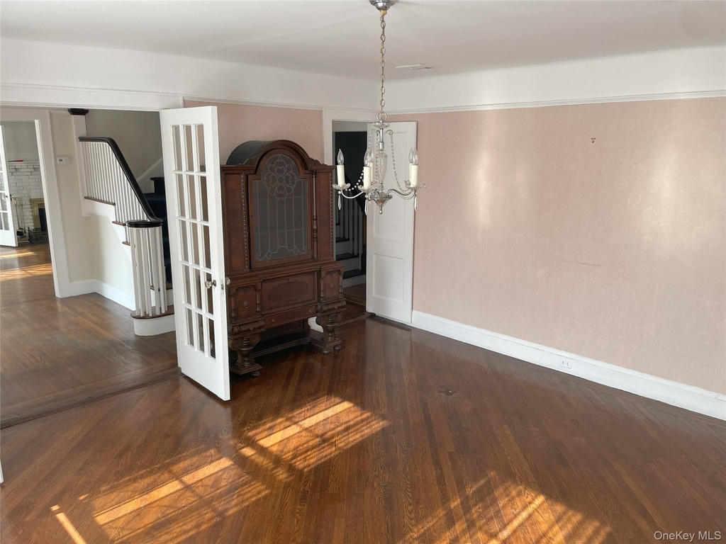 56 Nassau Boulevard - Photo 11