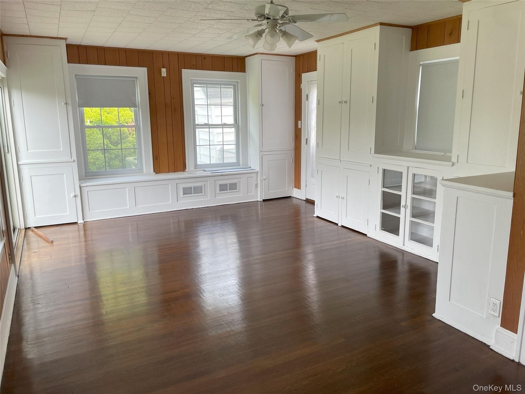 56 Nassau Boulevard - Photo 14