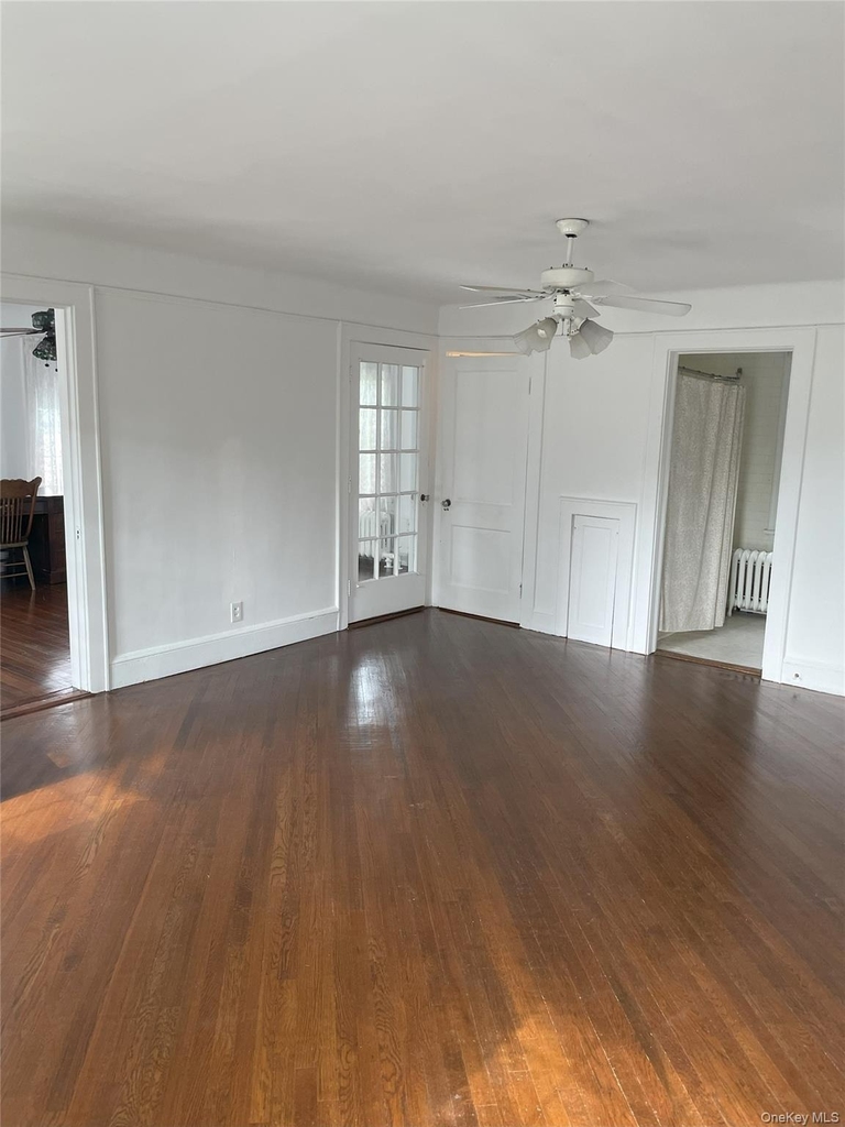 56 Nassau Boulevard - Photo 22