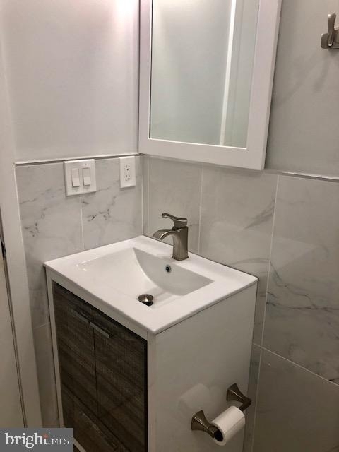 2564 Frankford Avenue - Photo 9