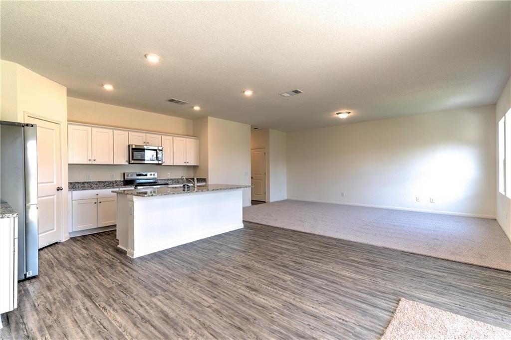 19507 Cloudy Bay Dr - Photo 3