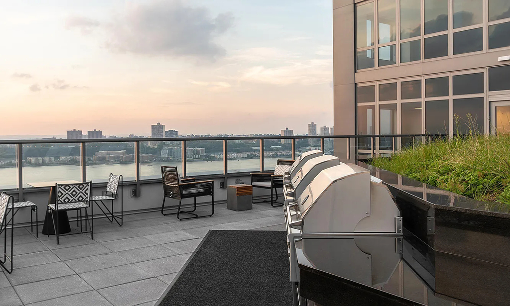 West 57th Street - Photo 14
