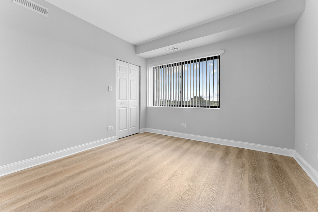 2451 W Howard Street - Photo 7