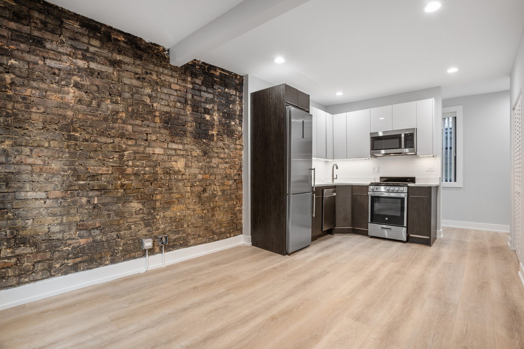 1554 W Juneway Terrace - Photo 3
