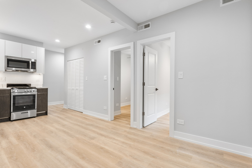 1554 W Juneway Terrace - Photo 4