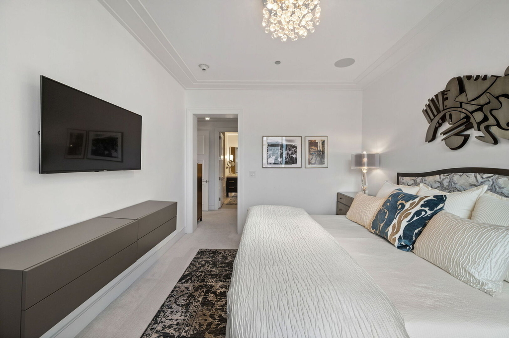 118 E Erie Street - Photo 14