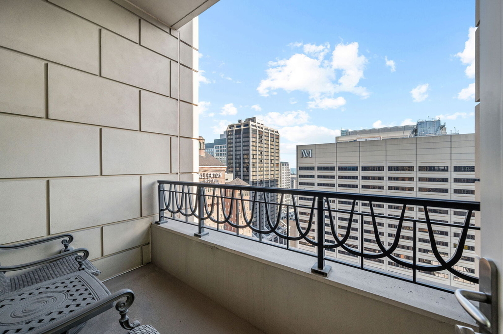 118 E Erie Street - Photo 20