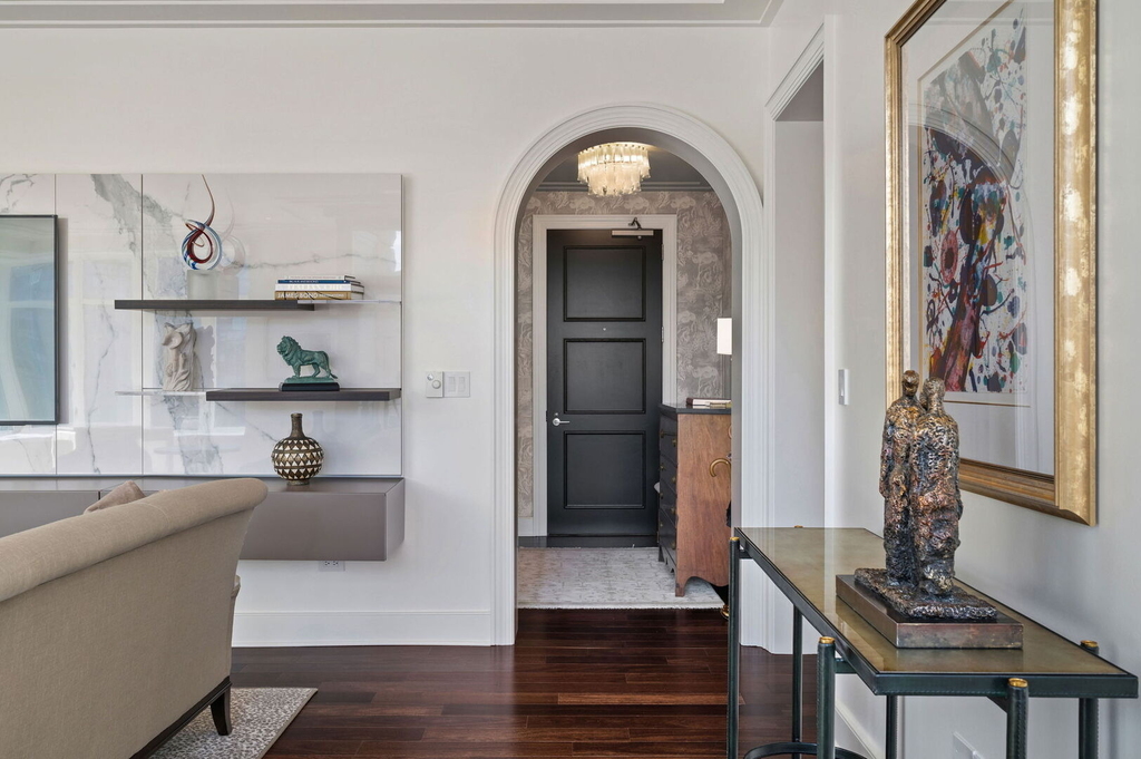118 E Erie Street - Photo 2