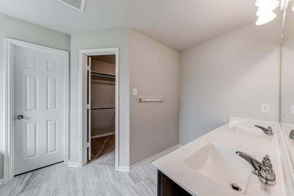 2702 Golden Hills Court - Photo 16