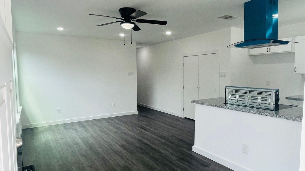 7611 Shotwell - Photo 1