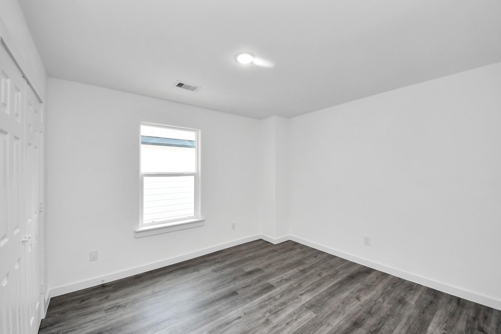 7611 Shotwell - Photo 12