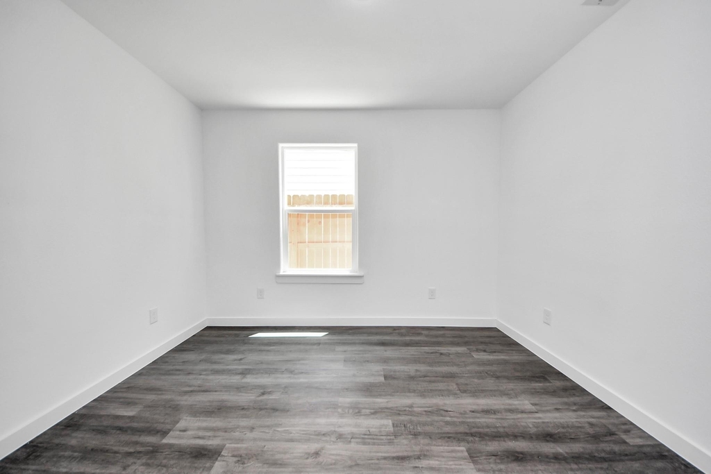 7611 Shotwell - Photo 14