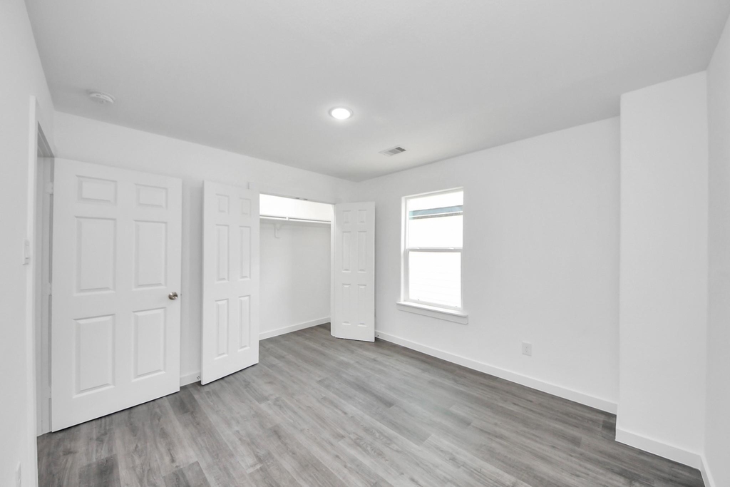7611 Shotwell - Photo 11