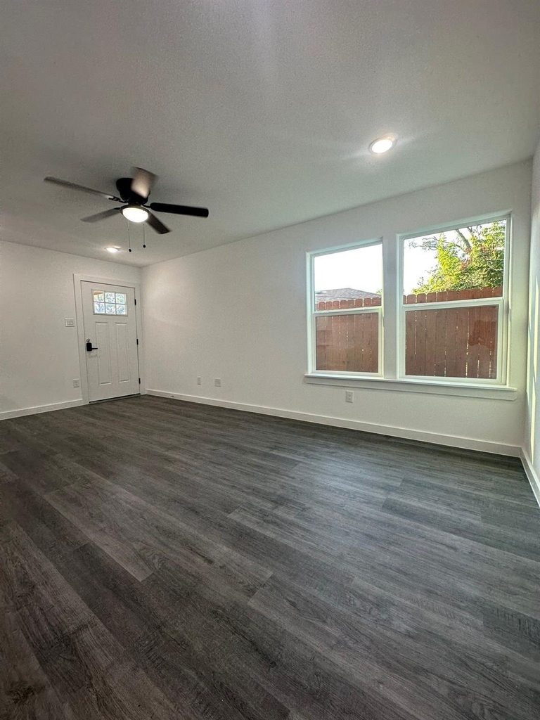 7611 Shotwell - Photo 2