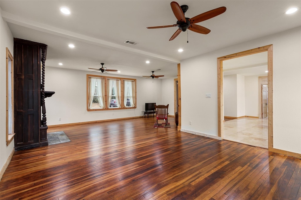 9009 Lazy Lane - Photo 10