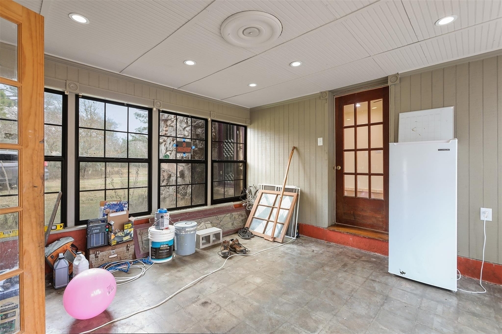 9009 Lazy Lane - Photo 33