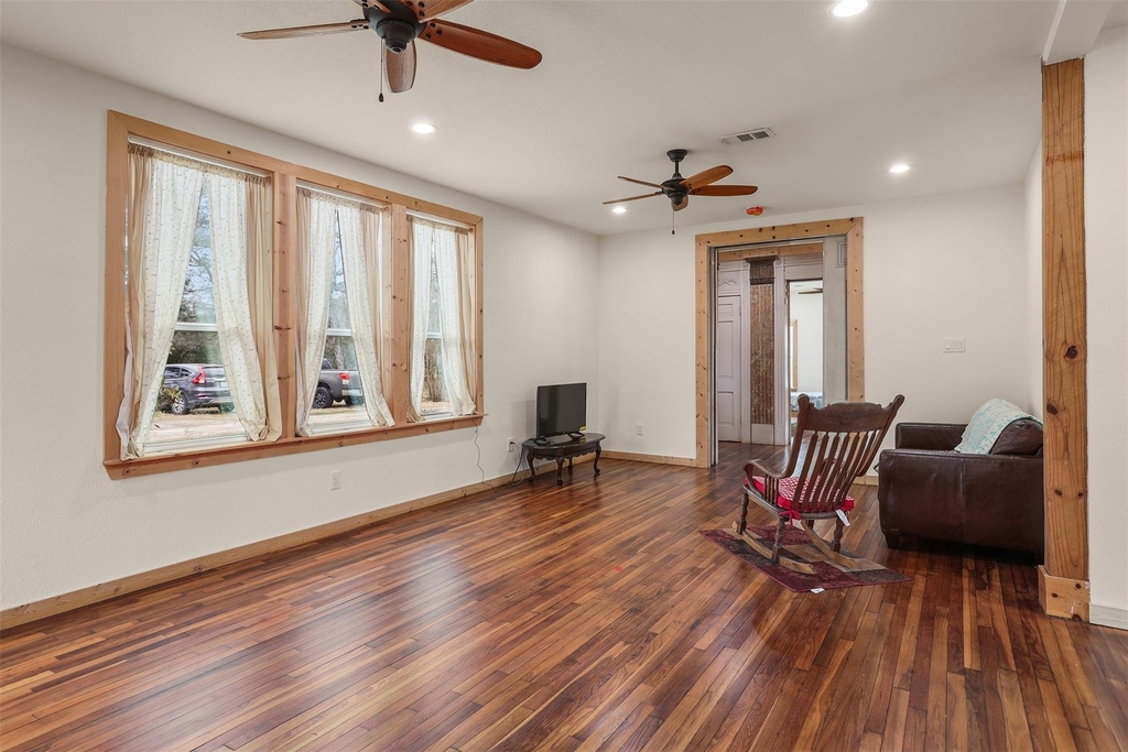 9009 Lazy Lane - Photo 8