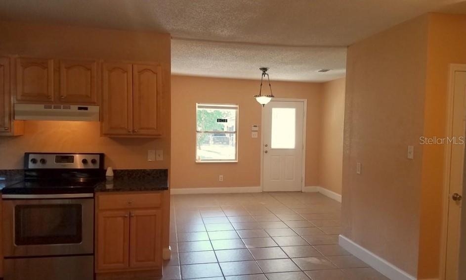2921 W Walnut Street - Photo 1