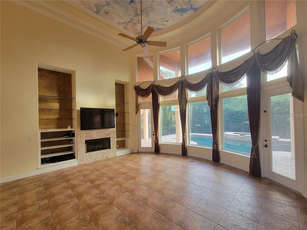 10209 Thurston Groves Boulevard - Photo 5