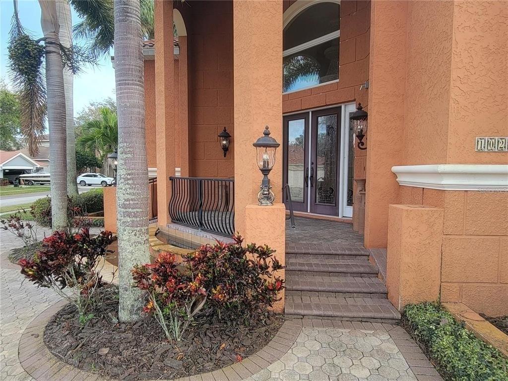10209 Thurston Groves Boulevard - Photo 1
